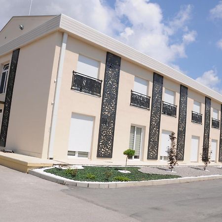 Hotel Sobe Sova Kikinda Exterior foto