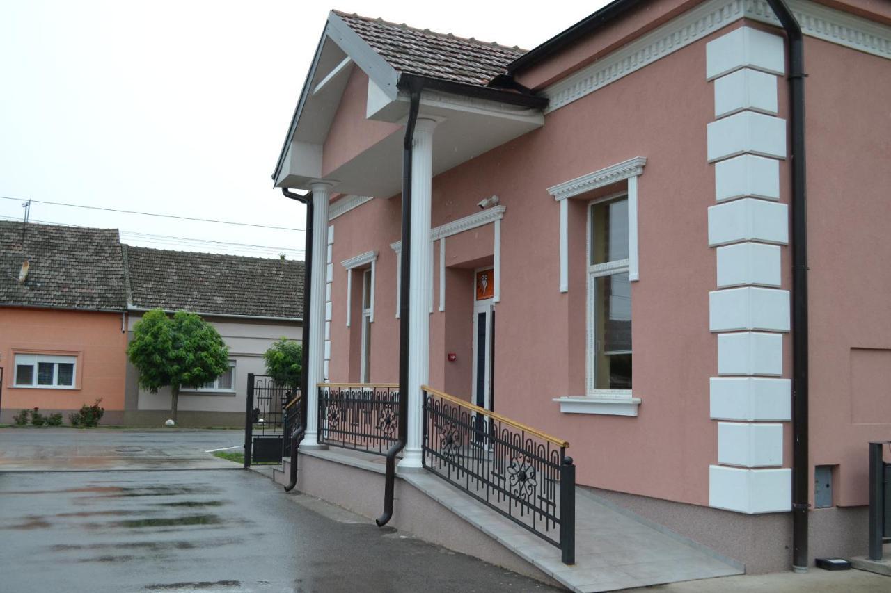 Hotel Sobe Sova Kikinda Exterior foto